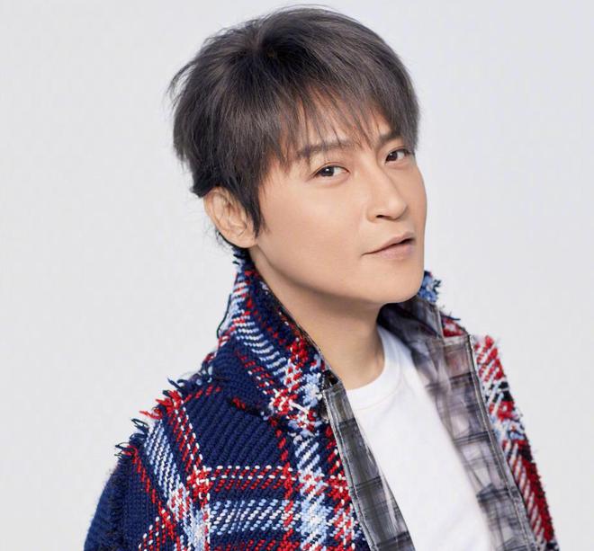 出老年斑有人家破人亡毁了脸6位过气明星现状：有人长(图7)