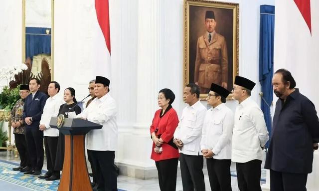 华人:多位政要住宅被洗劫印尼爆发大规模抗议 当地(图3) 华人:多位政要住宅被洗劫印尼爆发大规模抗议 当地(图3)